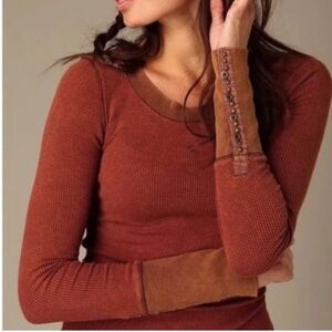 RARE Free People studded cuff thermal- rust
